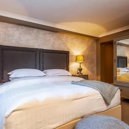 بيت ضيافة The At Cunningham's - Adults Only 4*