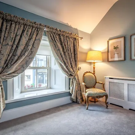 بيت ضيافة The At Cunningham's - Adults Only 4*