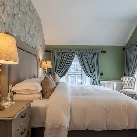 The At Cunningham's - Adults Only Guest house *