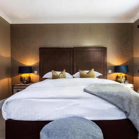 The At Cunningham's - Adults Only 4*