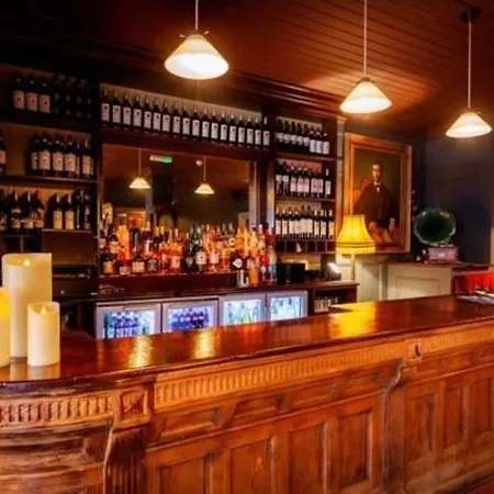 بيت ضيافة The At Cunningham's - Adults Only 4*