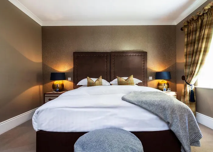 The At Cunningham's - Adults Only 4*