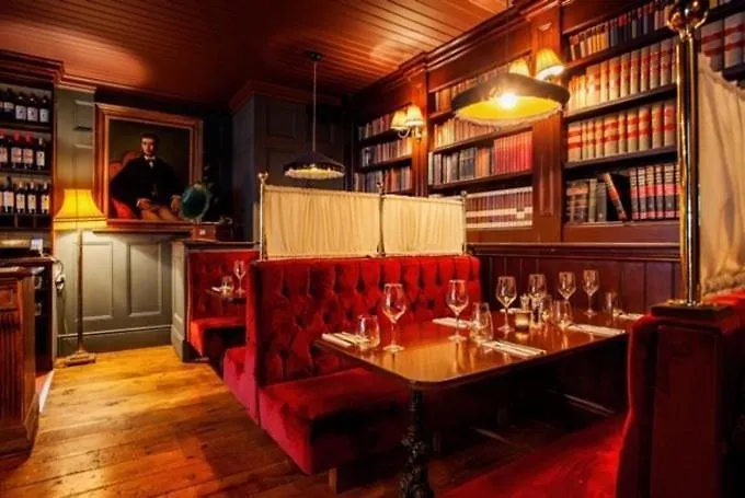 Πανσιόν The At Cunningham's - Adults Only 4*